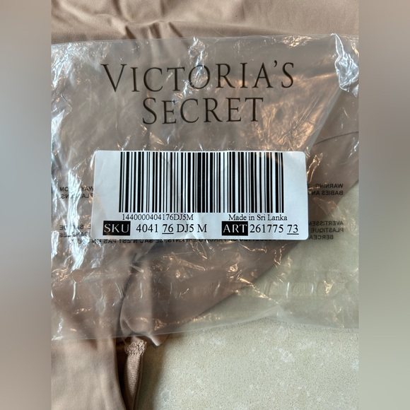 NWT 2 pair Victoria's Secret Women's no show panty briefs size M - Picture 4 of 6